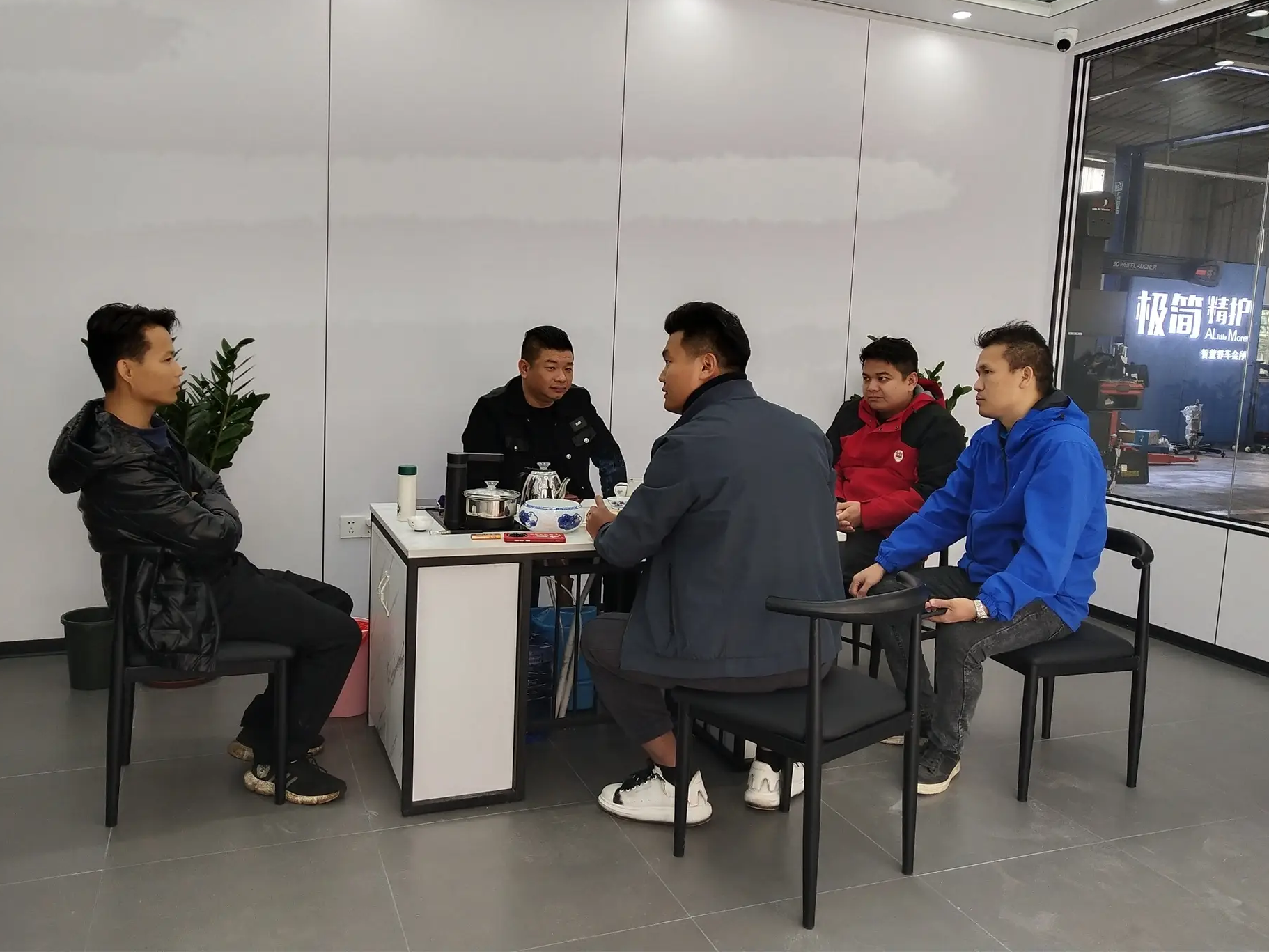哥爱车与服务商共同助力汽修店，提升门店运营水平